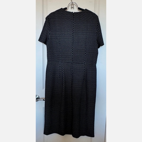 Maggy London short sleeve black & white jacquard dress (US18) Travel capsule! - Picture 2 of 8